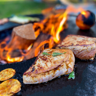 Vitello marinato al Soya su Braciere