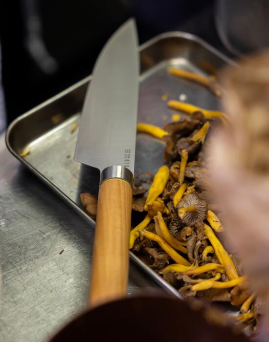 couteau-chef-chanterelles